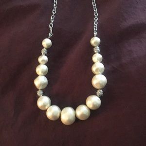 Brand New beautiful pearl necklace